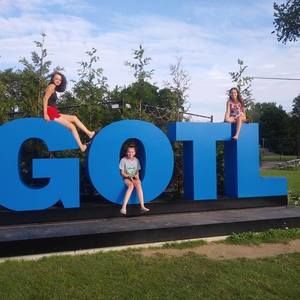 Meet your Posher, Victoria